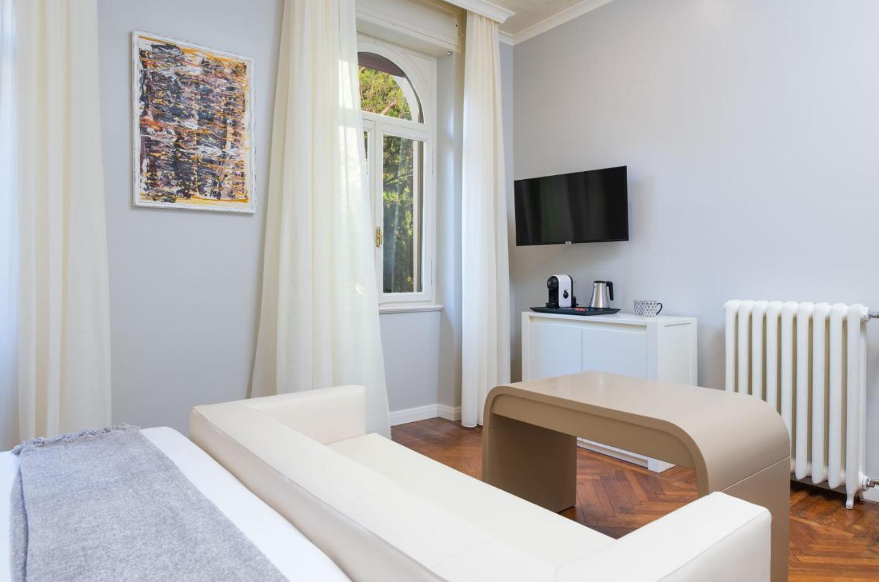 Villa Natalia - Adults Only เวโรนา ภายนอก รูปภาพ