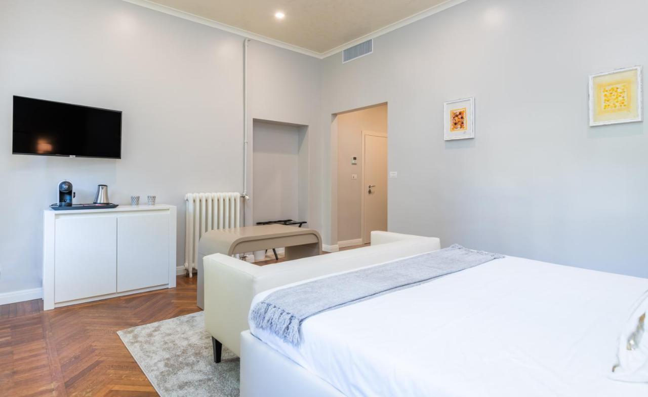 Villa Natalia - Adults Only เวโรนา ภายนอก รูปภาพ