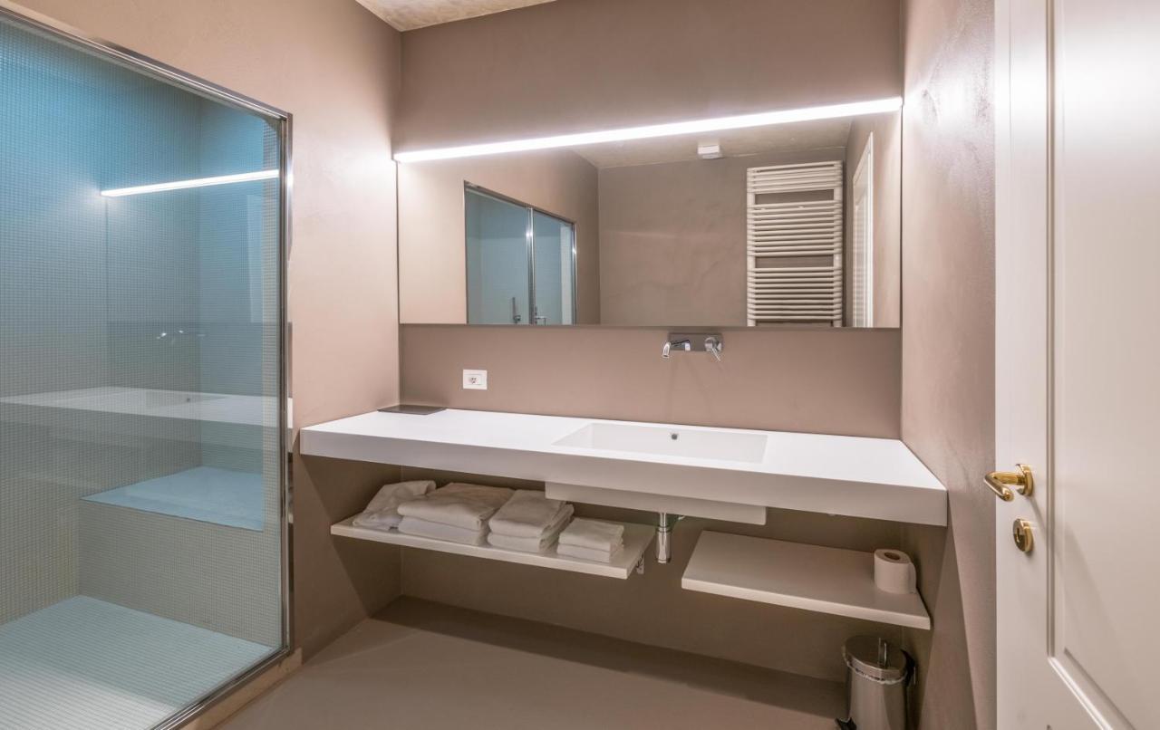 Villa Natalia - Adults Only เวโรนา ภายนอก รูปภาพ