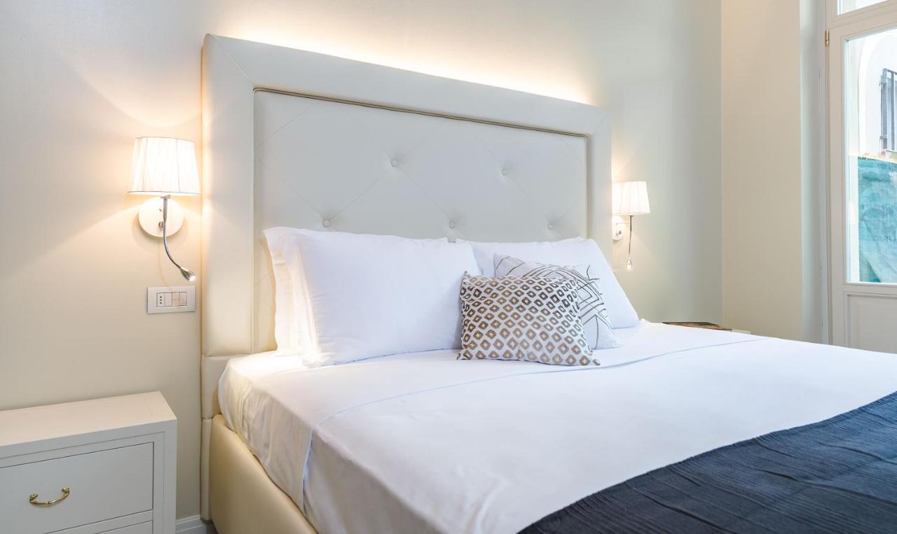 Villa Natalia - Adults Only เวโรนา ภายนอก รูปภาพ