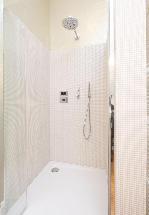 Villa Natalia - Adults Only เวโรนา ภายนอก รูปภาพ