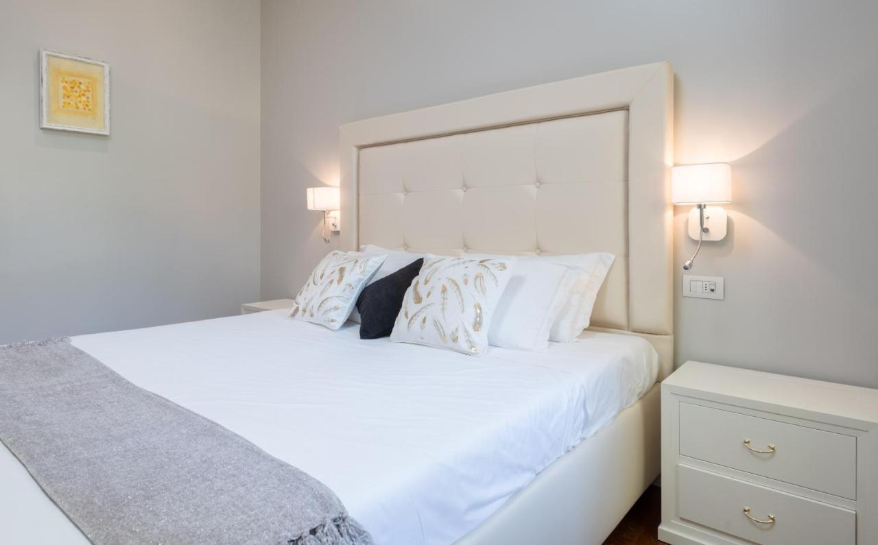 Villa Natalia - Adults Only เวโรนา ภายนอก รูปภาพ