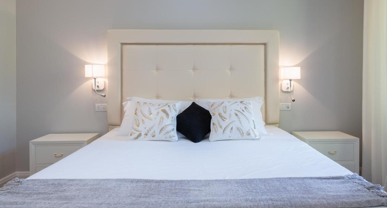 Villa Natalia - Adults Only เวโรนา ภายนอก รูปภาพ