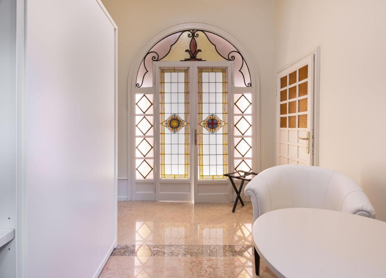Villa Natalia - Adults Only เวโรนา ภายนอก รูปภาพ