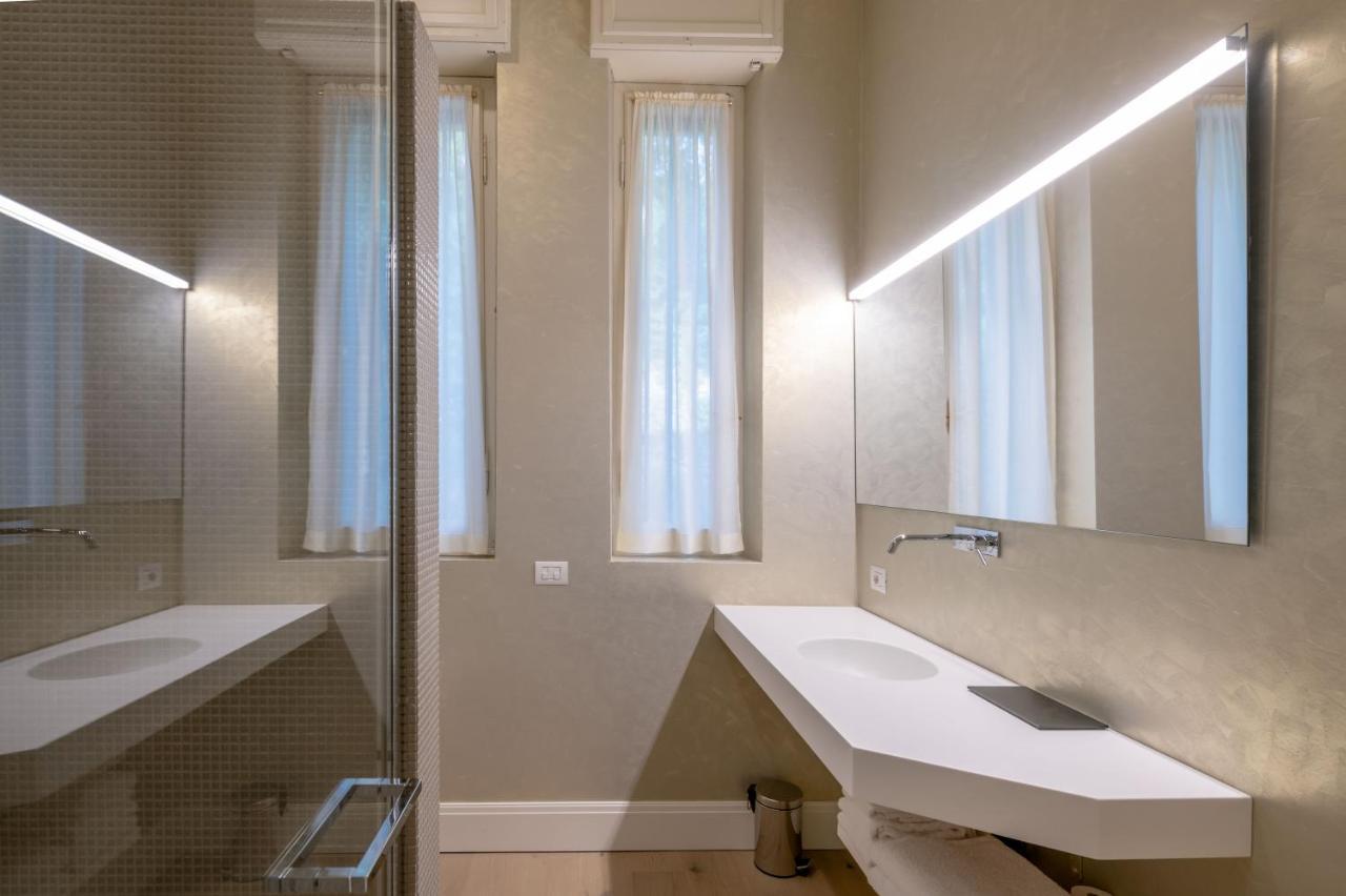 Villa Natalia - Adults Only เวโรนา ภายนอก รูปภาพ